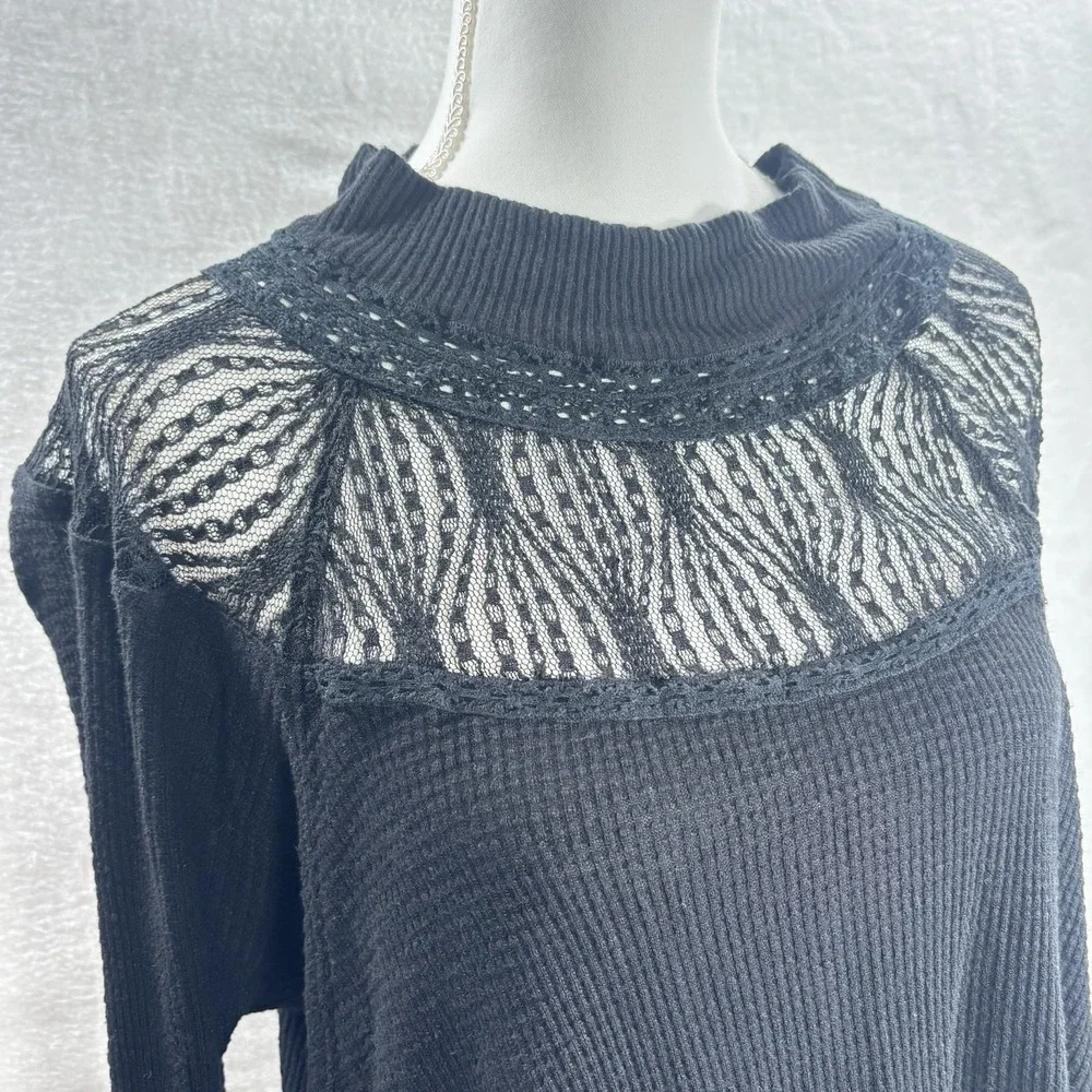 Free People Black Waffle‎ Knit Slouchy Top Long Sleeve Lace Raw Hem Sz SM Goth